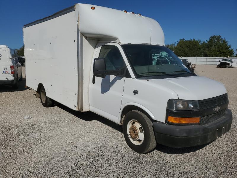 1GB3GSCG2K1271446 - 2019 CHEVROLET EXPRESS WHITE photo 4