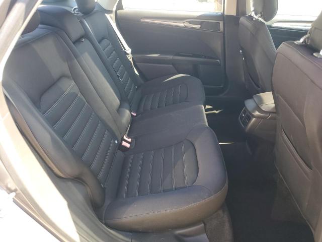 3FA6P0H74DR143889 - 2013 FORD FUSION SE ნაცრისფერი ფოტო 10