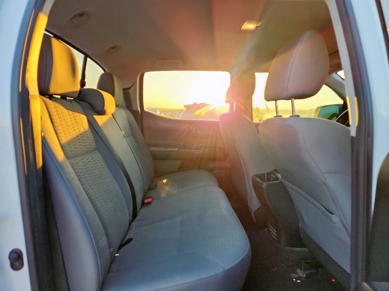 5TFAX5GN3KX137037 - 2019 TOYOTA TACOMA DOUBLE CAB WHITE photo 10