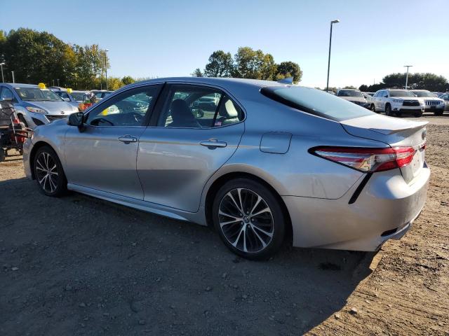 4T1B11HK8KU173533 - 2019 TOYOTA CAMRY L SILVER photo 2