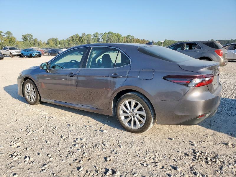 4T1R11AK1PU092891 - 2023 TOYT CAMRY LE GRAY photo 2