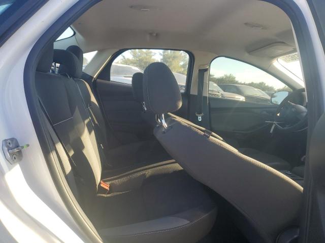 1FAHP3E24CL461138 - 2012 FORD FOCUS S WHITE photo 10