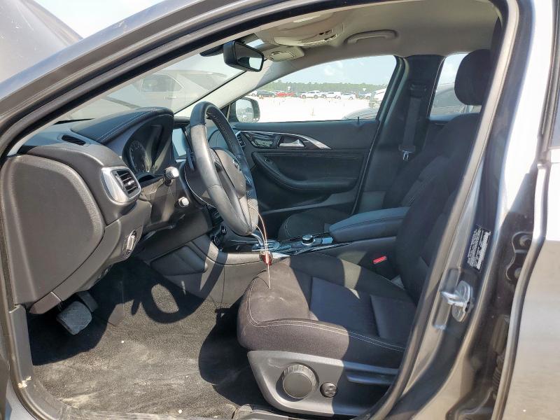 SJKCH5CP5JA056049 - 2018 INFINITI QX30 BASE 银色 照片 7