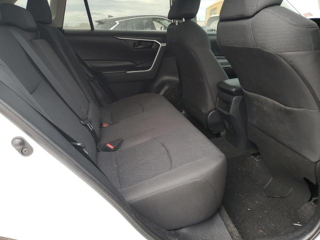 2T3K1RFV9KW038239 - 2019 TOYOTA RAV4 LE 白色 照片 11