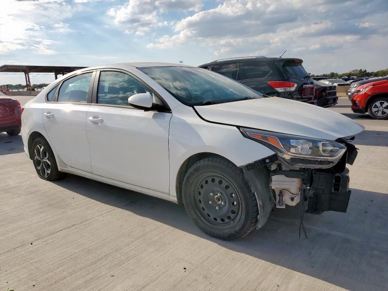 3KPF24AD0ME363280 - 2021 KIA FORTE FE თეთრი ფოტო 4