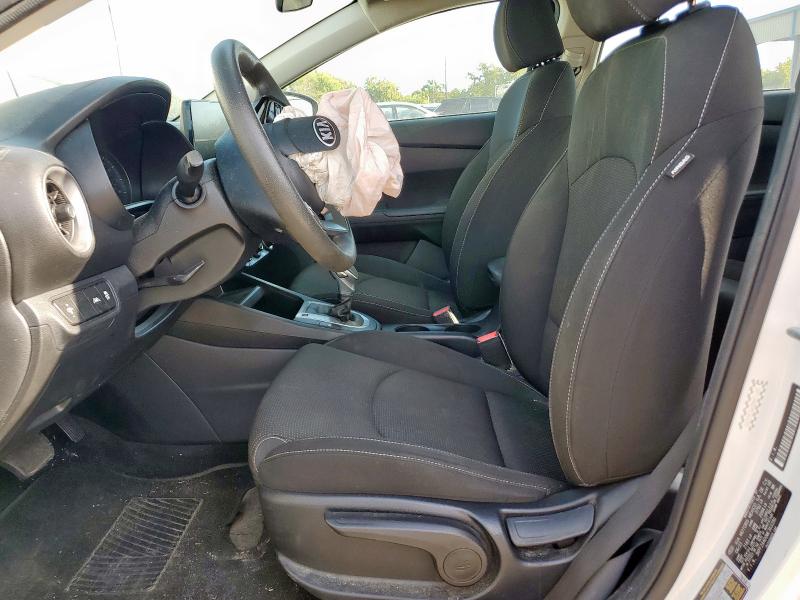 3KPF24AD0ME363280 - 2021 KIA FORTE FE თეთრი ფოტო 7