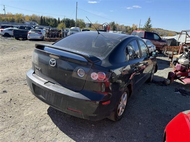 JM1BK32F081124927 - 2008 MAZDA 3 I 黑色 照片 3