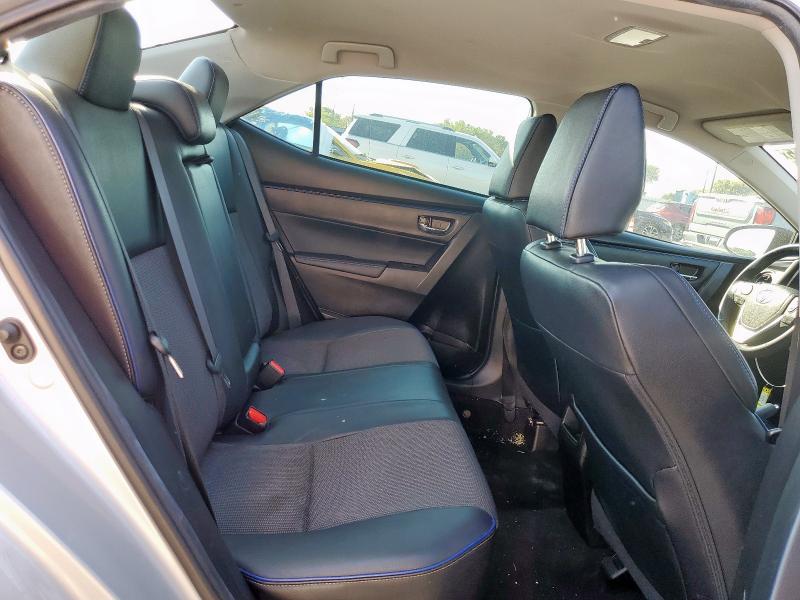 5YFBURHE5JP807610 - 2018 TOYOTA COROLLA L SILVER photo 10