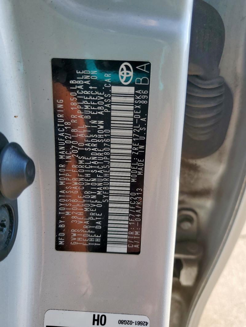 5YFBURHE5JP807610 - 2018 TOYOTA COROLLA L SILVER photo 12