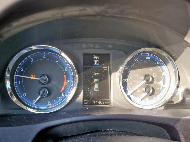 5YFBURHE5JP807610 - 2018 TOYOTA COROLLA L SILVER photo 9