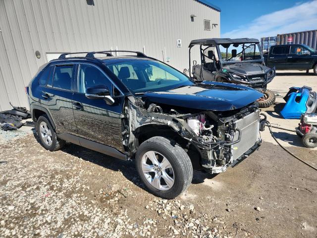 JTMRWRFV8MD125209 - 2021 TOYOTA RAV4 XLE BLACK photo 4