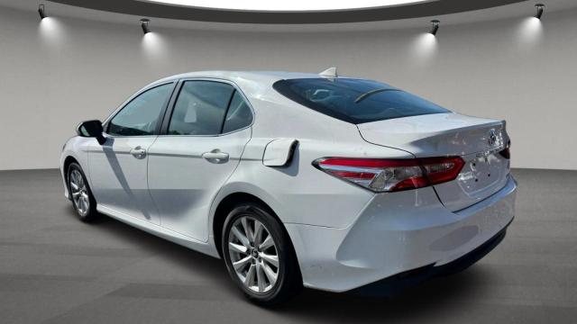 4T1C11AK6LU352136 - 2020 TOYOTA CAMRY LE WHITE photo 3