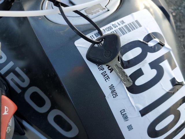 WB1048005BZX66336 - 2011 BMW R1200 GS ADVENTURE SILVER photo 8