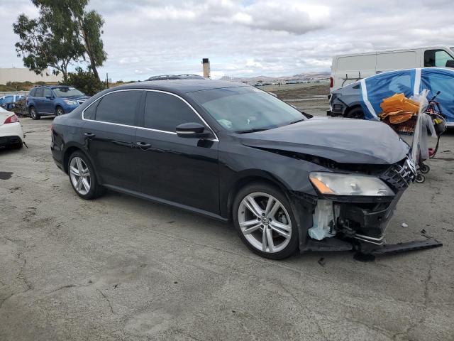 1VWBV7A32FC053315 - 2015 VOLKSWAGEN PASSAT SE BLACK photo 4