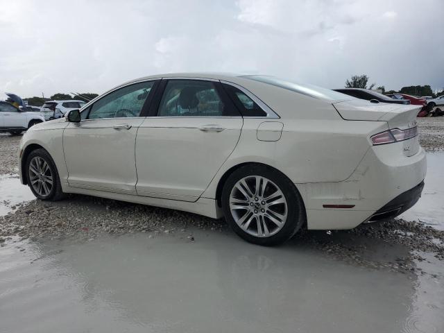 3LN6L2G93DR825128 - 2013 LINCOLN MKZ WHITE photo 2