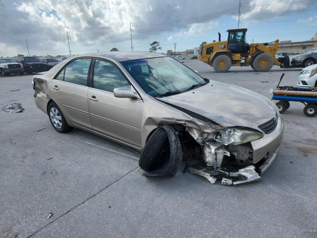 JTDBE32K020068442 - 2002 TOYOTA CAMRY LE GOLD photo 4