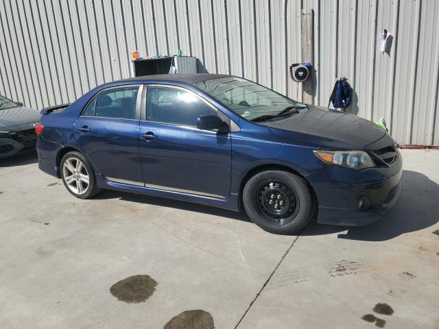 2T1BU4EE1DC093941 - 2013 TOYOTA COROLLA BASE BLUE photo 4