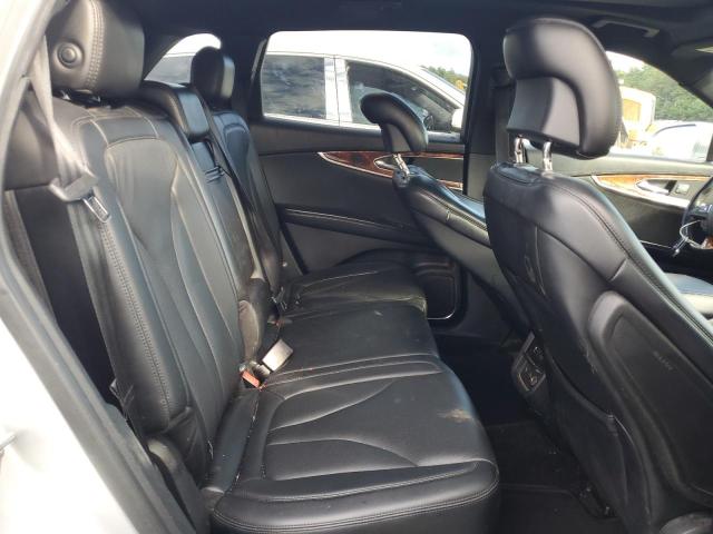2LMPJ8LRXHBL34678 - 2017 LINCOLN MKX RESERVE Արծաթագույն լուսանկար 11