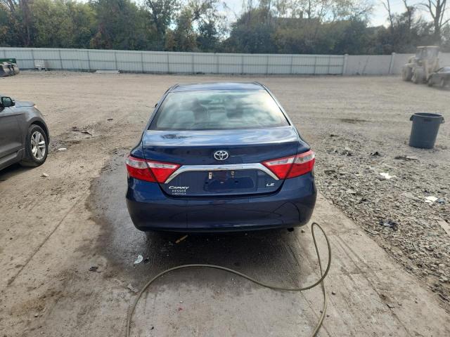 4T1BF1FK4HU635860 - 2017 TOYOTA CAMRY LE 蓝色 照片 6