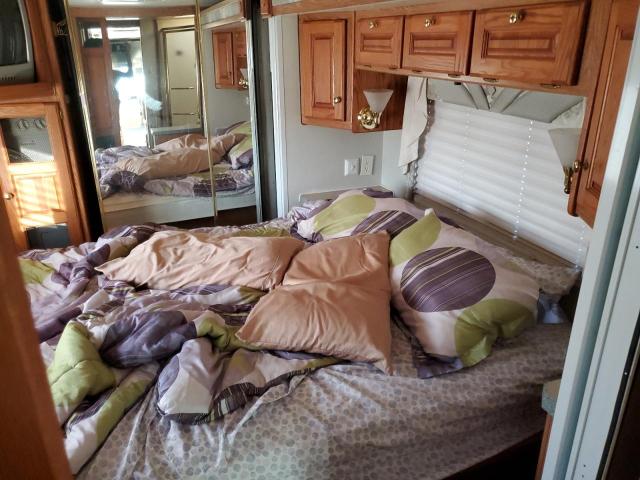 1RF22464922018422 - 2002 ROADMASTER RAIL RAISED RAI TWO TONE photo 6