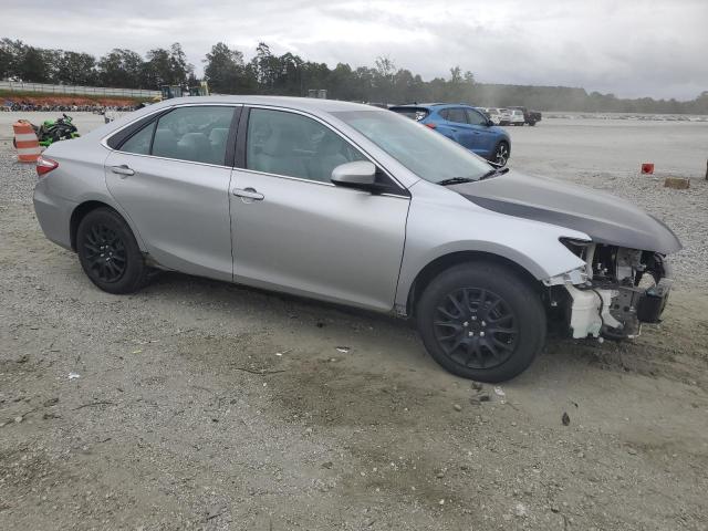 4T1BF1FK7HU343572 - 2017 TOYOTA CAMRY LE SILVER photo 4