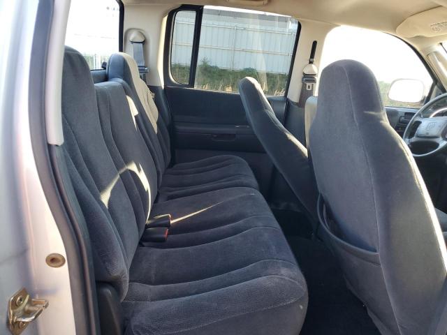 1B7HG48N02S564941 - 2002 DODG DAKOTA QUAD SLT Gümüş foto 10