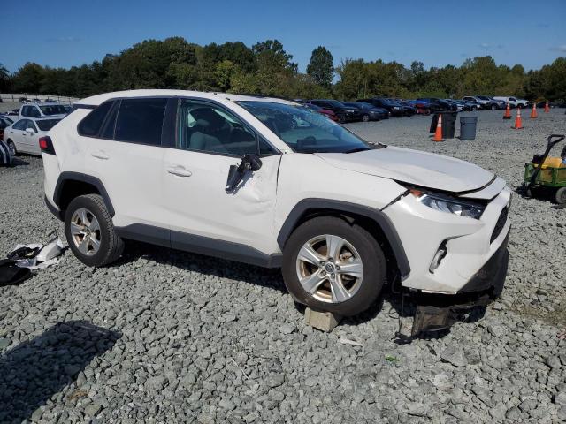 2T3W1RFV0KW050815 - 2019 TOYOTA RAV4 XLE WHITE photo 4