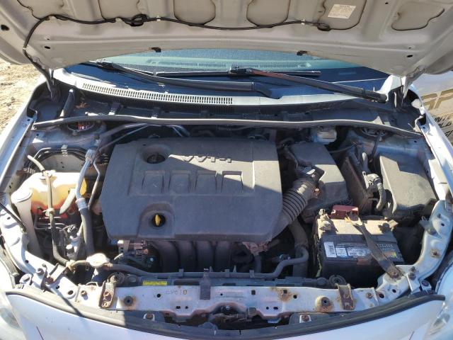 2T1BU4EE9DC928135 - 2013 TOYOTA COROLLA BASE ვერცხლისფერი ფოტო 11