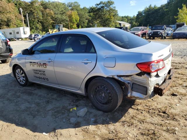 2T1BU4EE9DC928135 - 2013 TOYOTA COROLLA BASE ვერცხლისფერი ფოტო 2