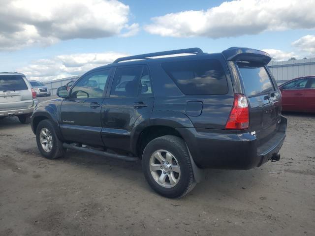 JTEBU14RX70107901 - 2007 TOYT 4RUNNER SR5 CHARCOAL photo 2