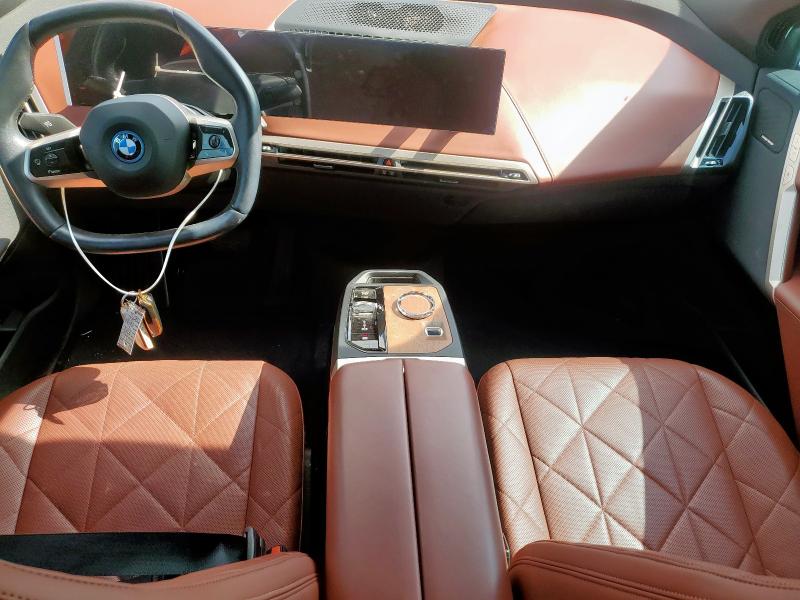 WB523CF02RCN70226 - 2024 BMW IX XDRIVE50 WHITE photo 8