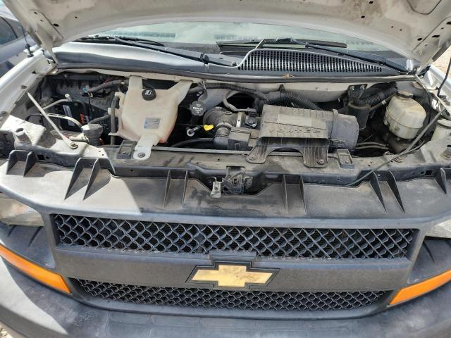 1GCWGAFF8H1245013 - 2017 CHEVROLET EXPRESS G2 WHITE photo 12