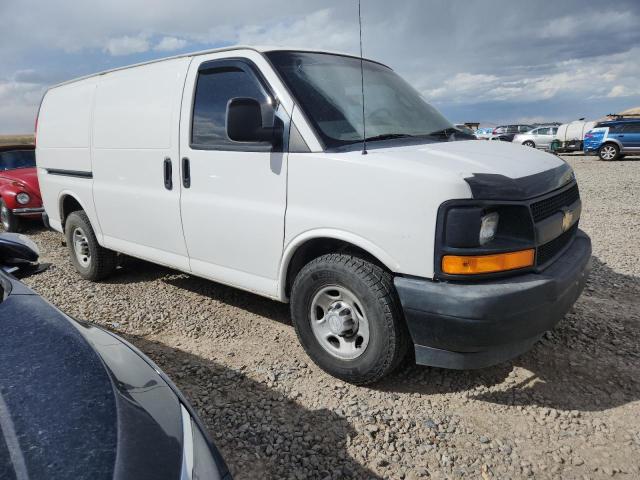 1GCWGAFF8H1245013 - 2017 CHEVROLET EXPRESS G2 WHITE photo 4