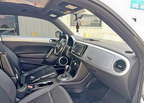 3VWJX7AT3DM663774 - 2013 VOLKSWAGEN BEETLE SILVER photo 5