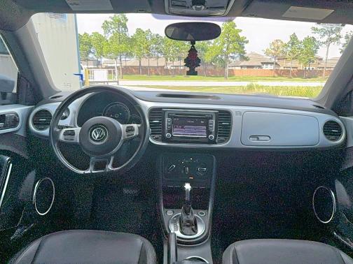 3VWJX7AT3DM663774 - 2013 VOLKSWAGEN BEETLE SILVER photo 9