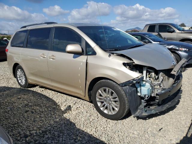 5TDYK3DC2DS356679 - 2013 TOYOTA SIENNA XLE BEIGE photo 4
