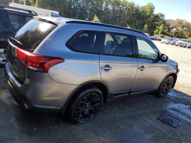 JA4AZ3A38JZ062774 - 2018 MITSUBISHI OUTLANDER SE GRAY photo 3