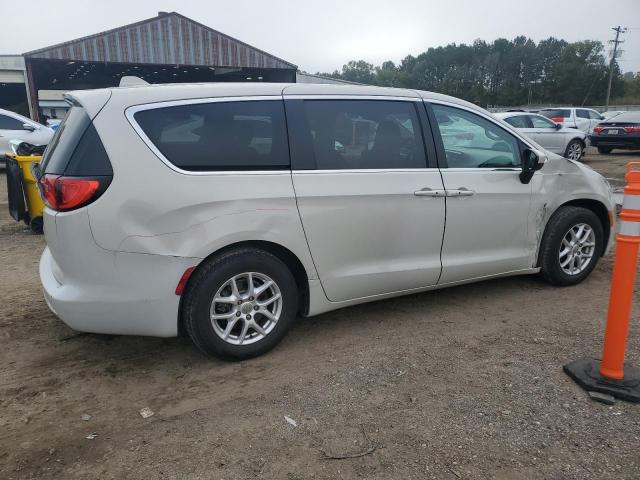 2C4RC1DG1HR642837 - 2017 CHRYSLER PACIFICA TOURING WHITE photo 3