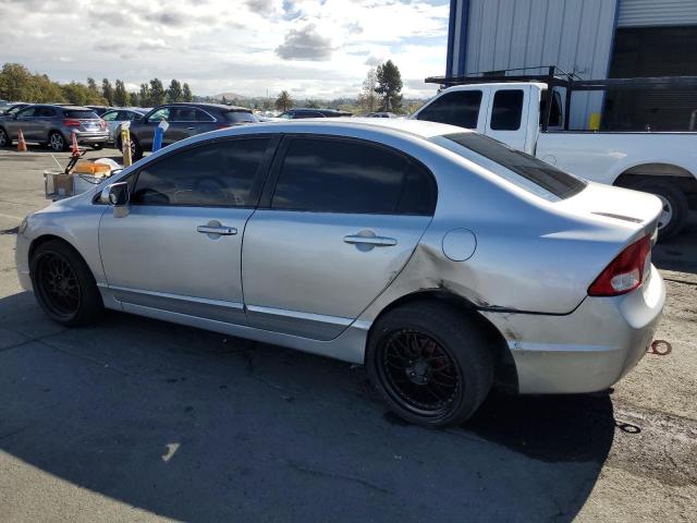 2HGFA1F59AH301090 - 2010 HONDA CIVIC LX Gümüş fotoğraf 2
