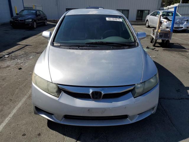 2HGFA1F59AH301090 - 2010 HONDA CIVIC LX Gümüş fotoğraf 5