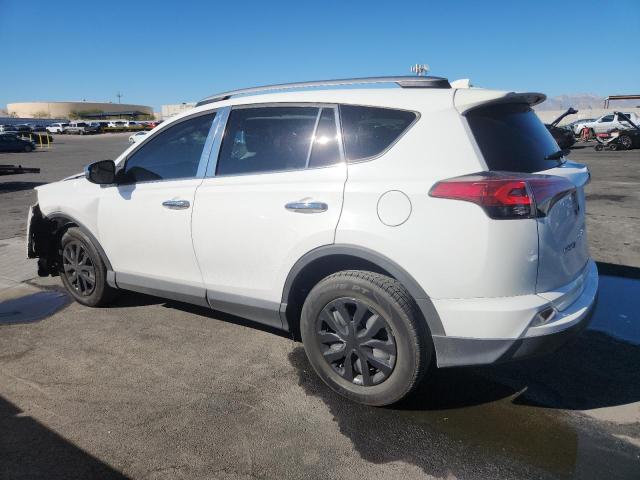 2T3ZFREV5JW462632 - 2018 TOYOTA RAV4 LE أبيض صورة 2