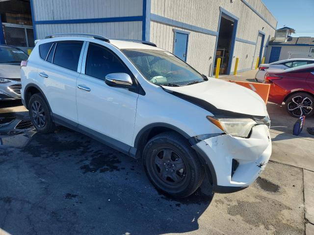 2T3ZFREV5JW462632 - 2018 TOYOTA RAV4 LE أبيض صورة 4