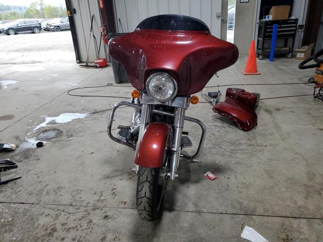 1HD1KB414AB662830 - 2010 HARLEY-DAVIDSON FLHX RED photo 2