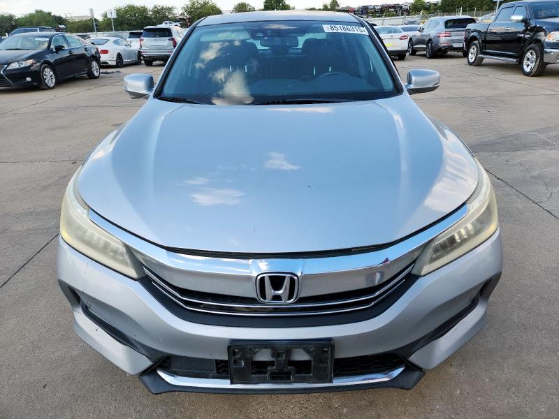 1HGCR3F92HA011695 - 2017 HONDA ACCORD TOURING 银色 照片 5