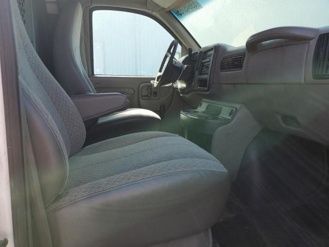 1GCHG35R8Y1239986 - 2000 CHEVROLET EXPRESS G3 أبيض صورة 11