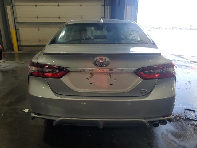 4T1G11BK7PU101714 - 2023 TOYOTA CAMRY SE NIGHT SHADE SILVER photo 6