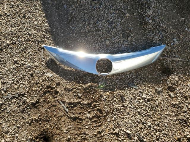 19UUB2F55GA000978 - 2016 ACURA TLX TECH WHITE photo 12