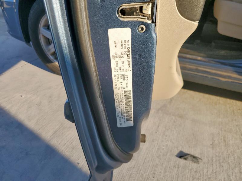 2A4RR5DG4BR782999 - 2011 CHRYSLER TOWN & COU TOURING BLUE photo 13