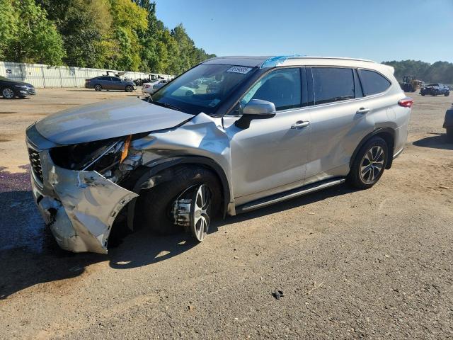 2022 TOYOTA HIGHLANDER XLE, 