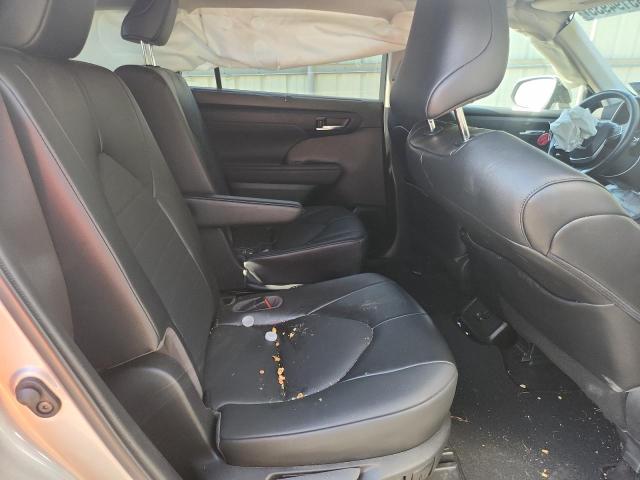 5TDGZRBHXNS567915 - 2022 TOYOTA HIGHLANDER XLE ვერცხლისფერი ფოტო 11